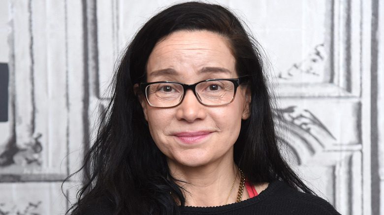 Janeane Garofalo grimace devant l'objectif