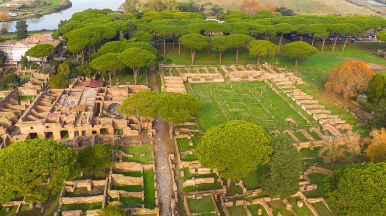 Ruines des insulae vue aérienne